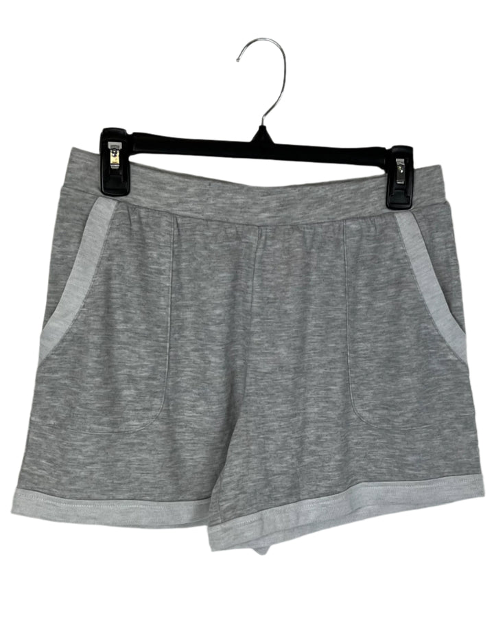 Light Grey Shorts With Pockets - Small
