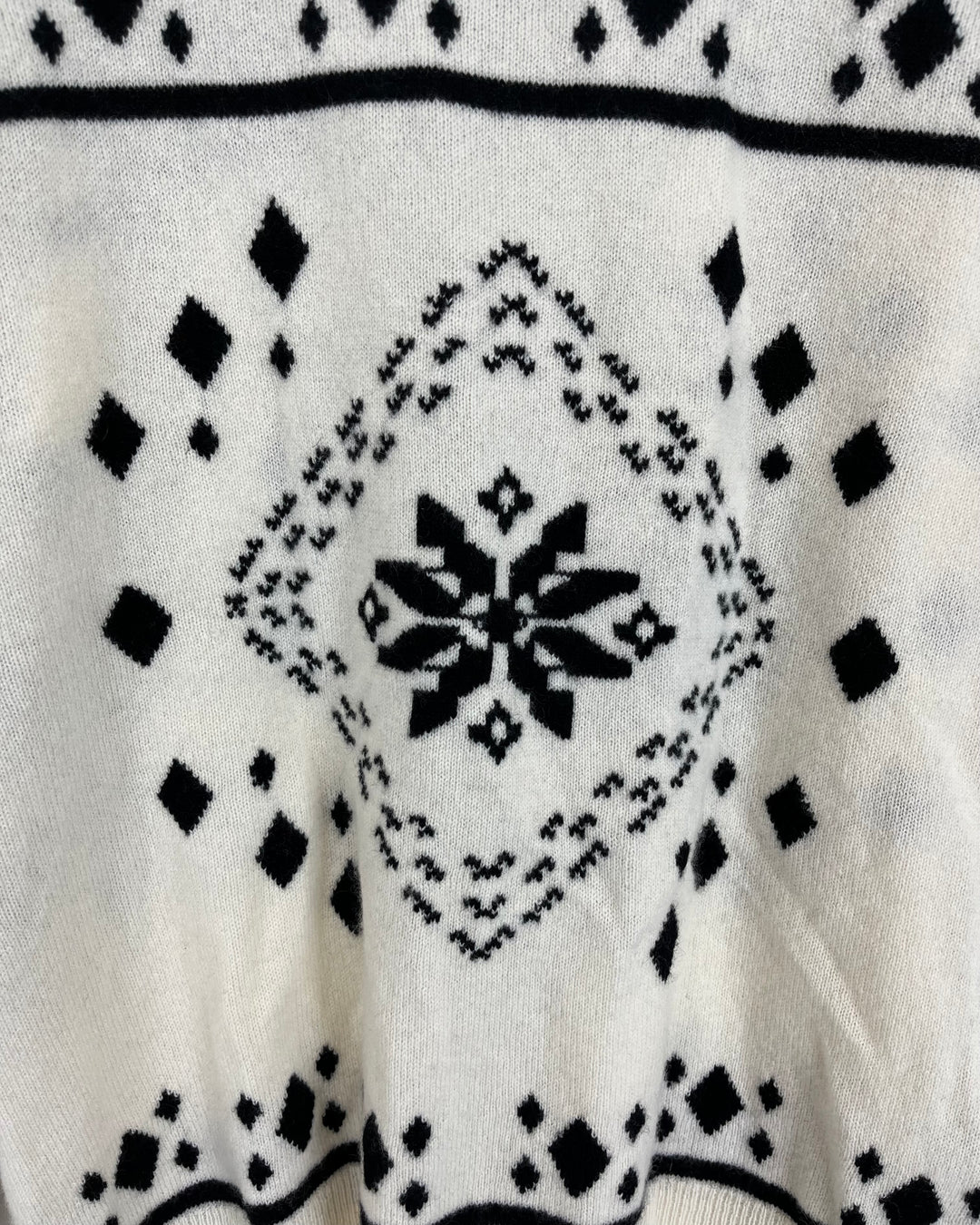 White Geometric Abstract Sweater - Size 4/6