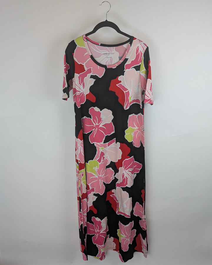 Black Short-Sleeve Lounge Dress - Small