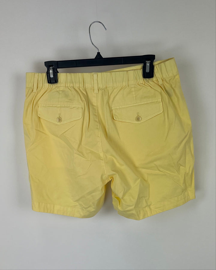 MENS Pastel Yellow Shorts - Size 32 Waist - 5” and 7” Inseam