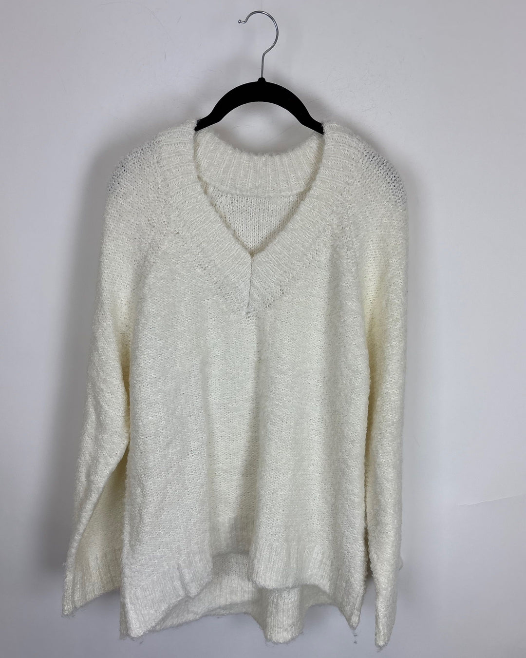 White V Neck Long Sleeve Thick Sweater - Size 6/8
