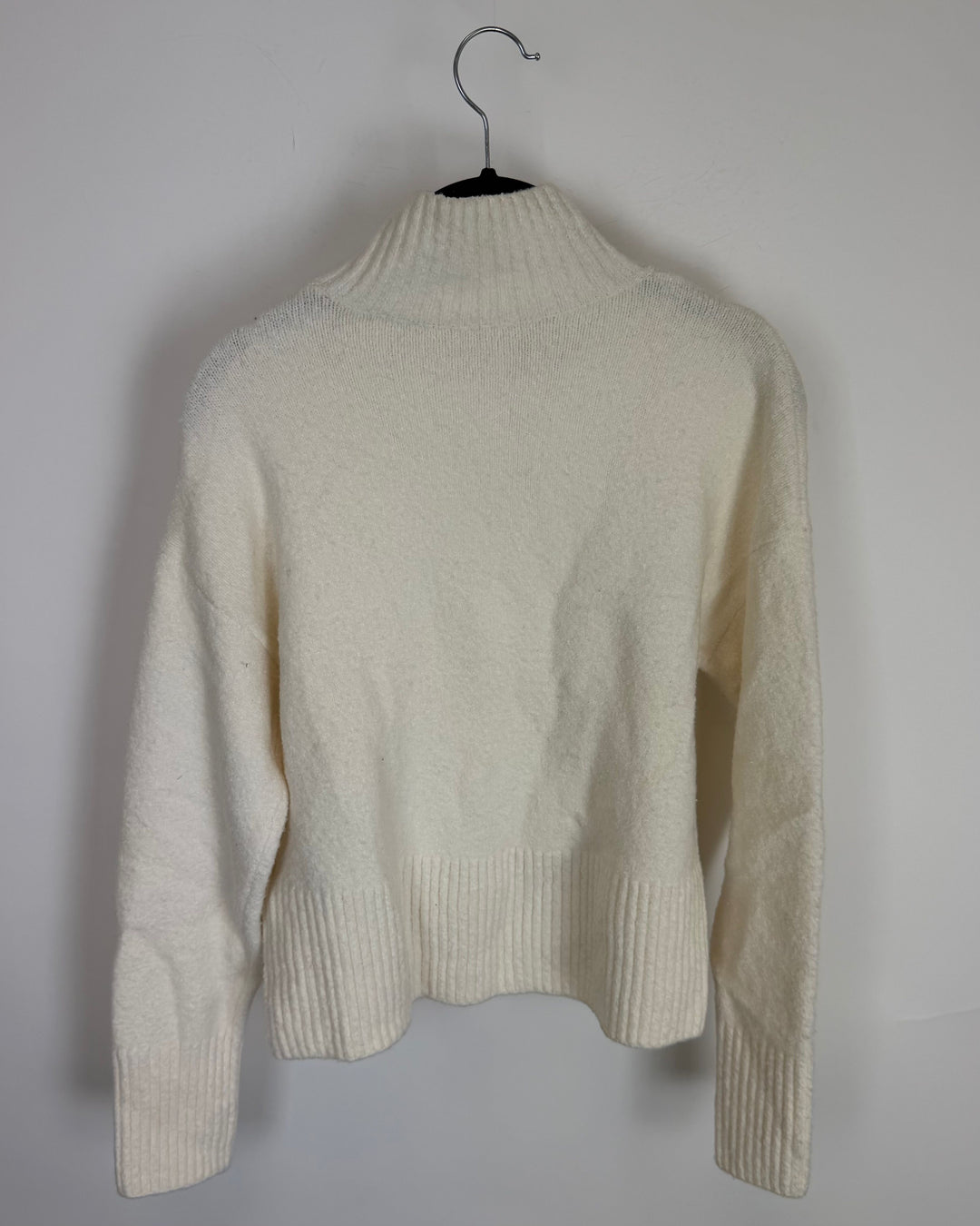Winter White Turtle Neck Sweater - Size 2/4