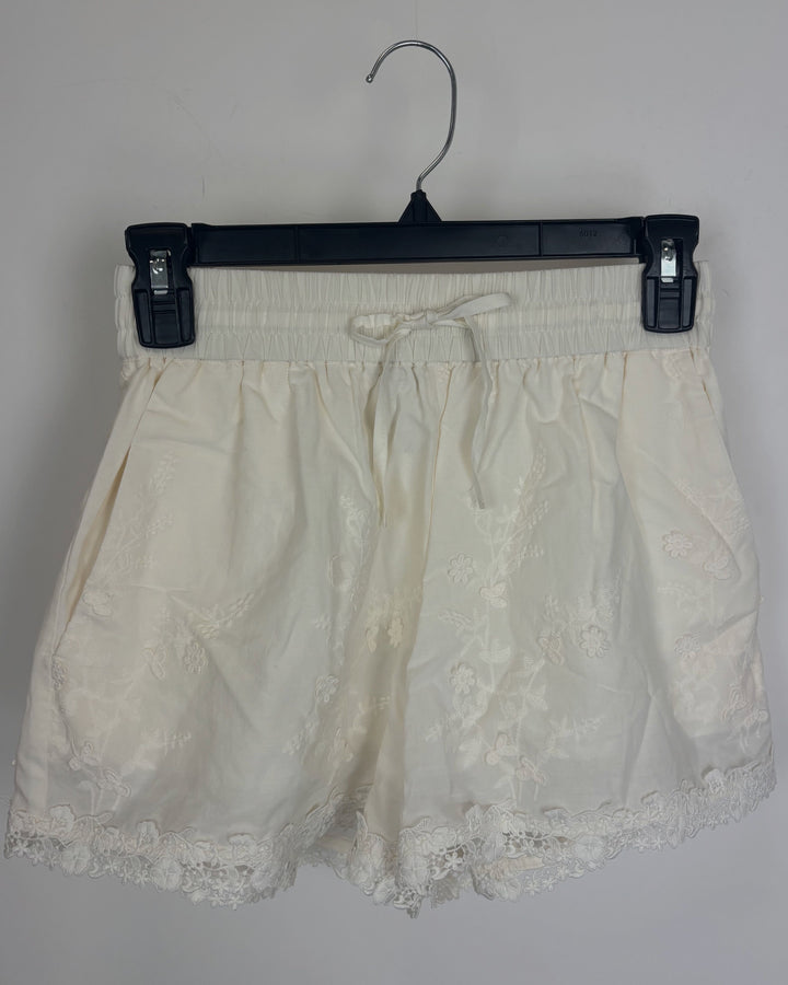 Floral Print Lace White Shorts - Size 00/0