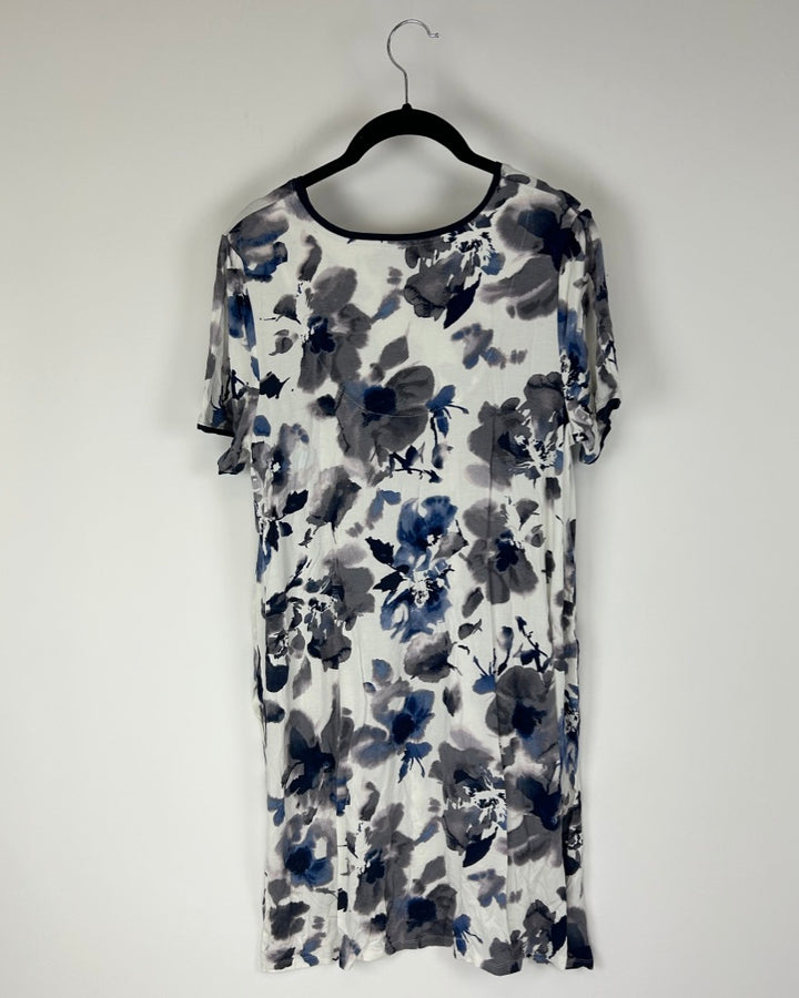 Blue and Black Painted Floral Print Nightgown - Size 4/6