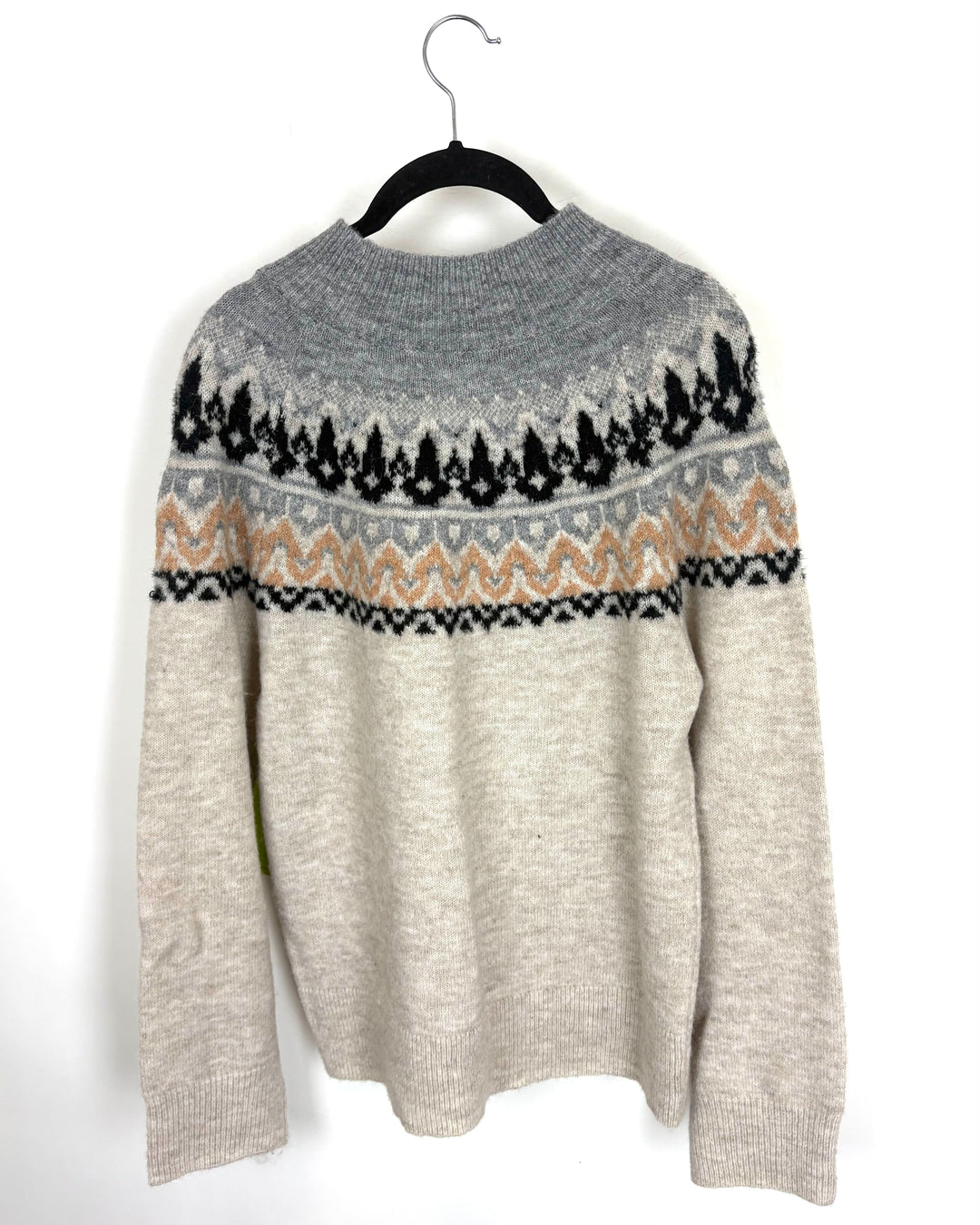 Cozy Gray and Black Patterned Sweater - Size 6/8
