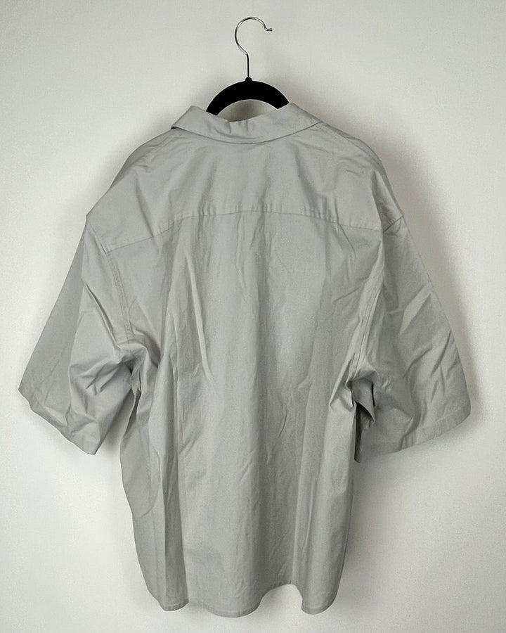 MENS Light Gray Half Sleeve Button Up Shirt - Medium