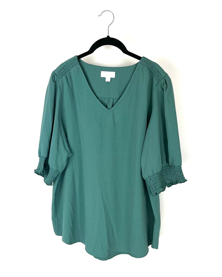 Puffed Short Sleeve Green Top - Size 14-16