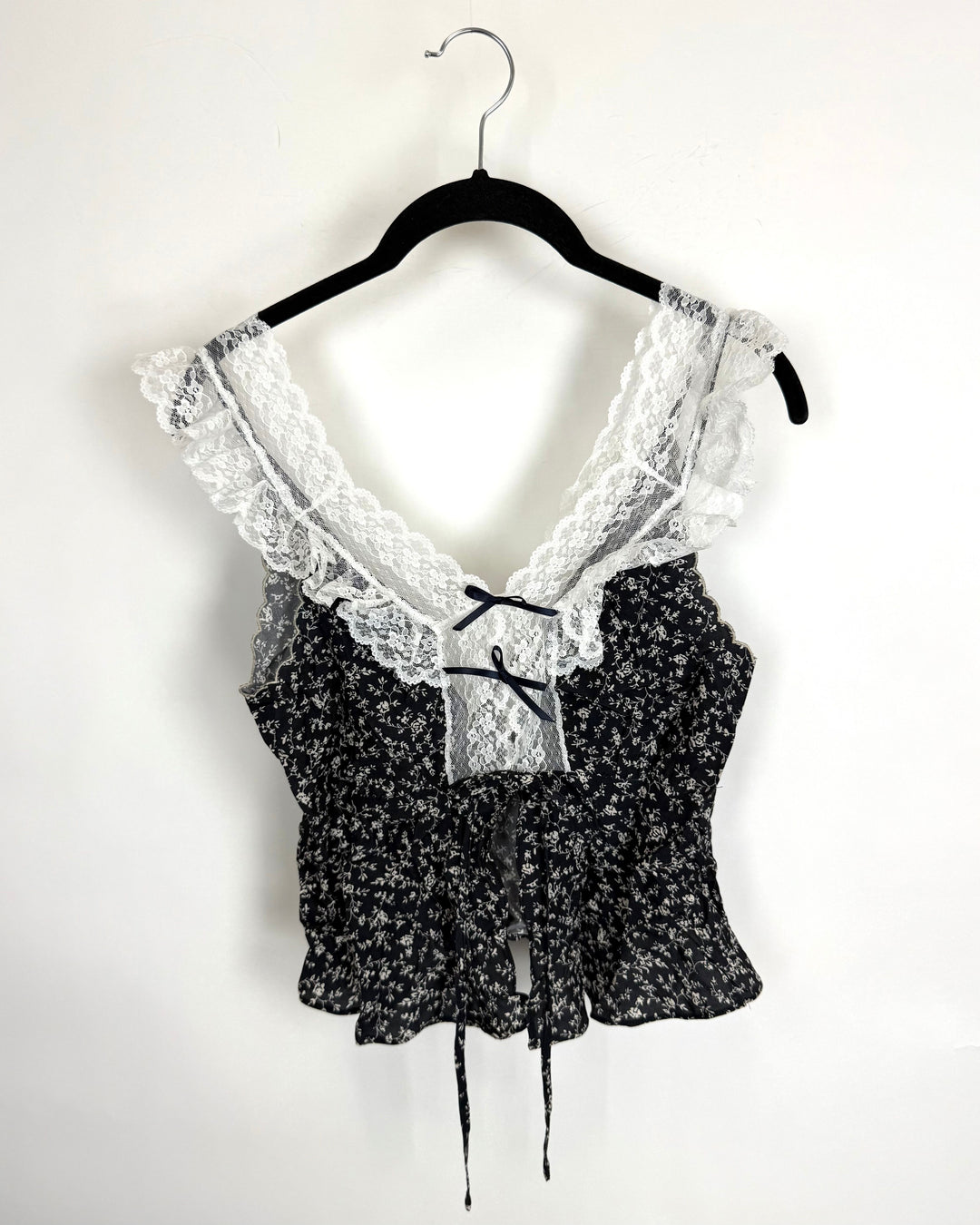 Black and White Floral Top - Size 0/2