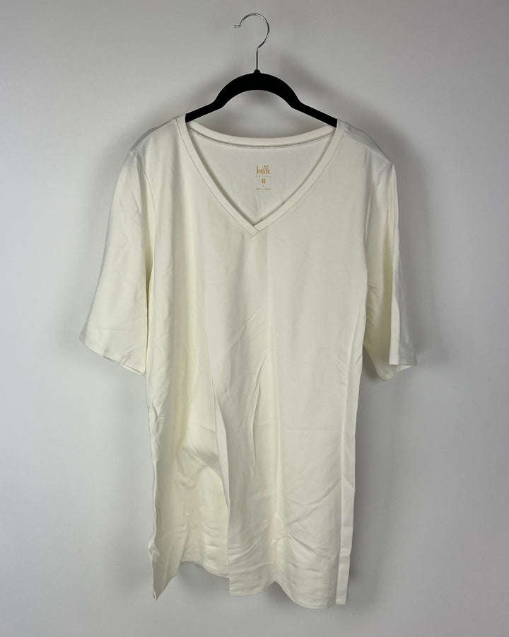 White V-Neck Short Sleeve Top - Size 14-16