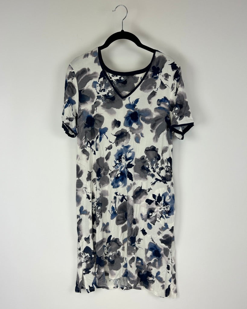 Blue and Black Painted Floral Print Nightgown - Size 4/6