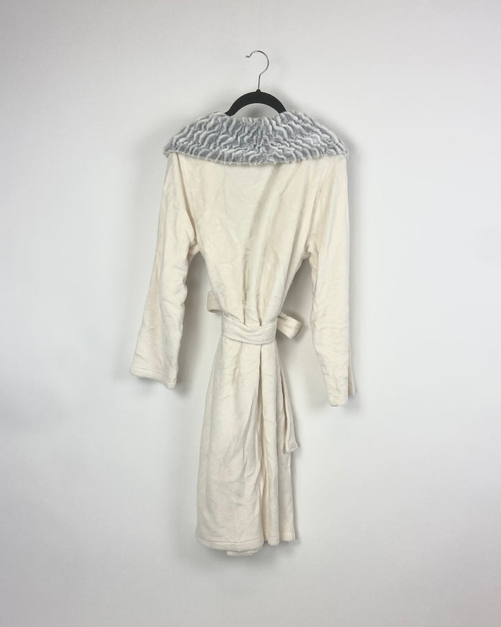 White And Gray Sherpa Robe - Small