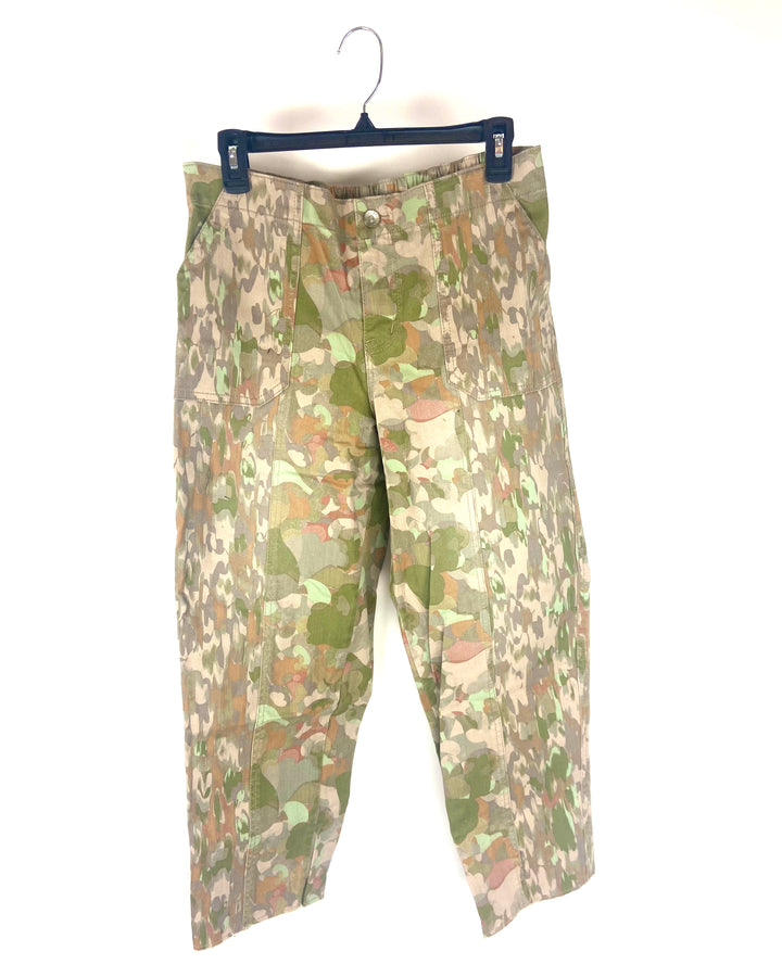Camouflage Green Cropped Capris- 8, 20WP, and 20W