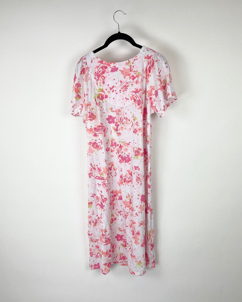 White Nightgown With Pink Watercolor Flowers - Medium
