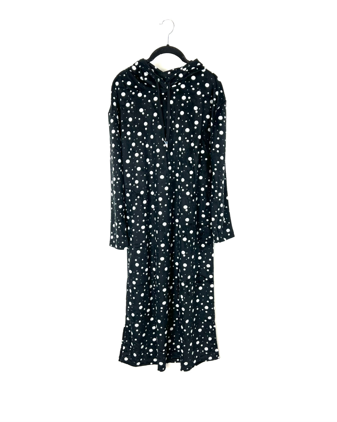 Black And White Polkadot Nightgown - Size 6/8