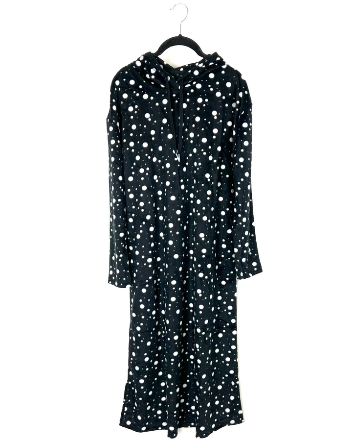 Black And White Polkadot Nightgown - Size 6/8