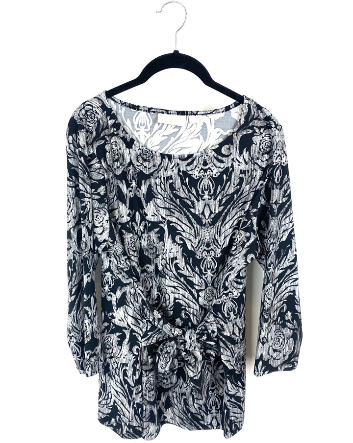 Black and Grey Floral Top - Large/Extra Large