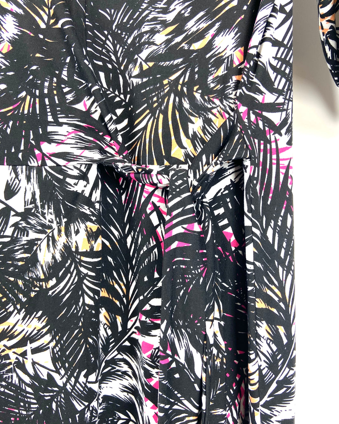 Leaf Printed Midi Dress With Tie - Small/Medium