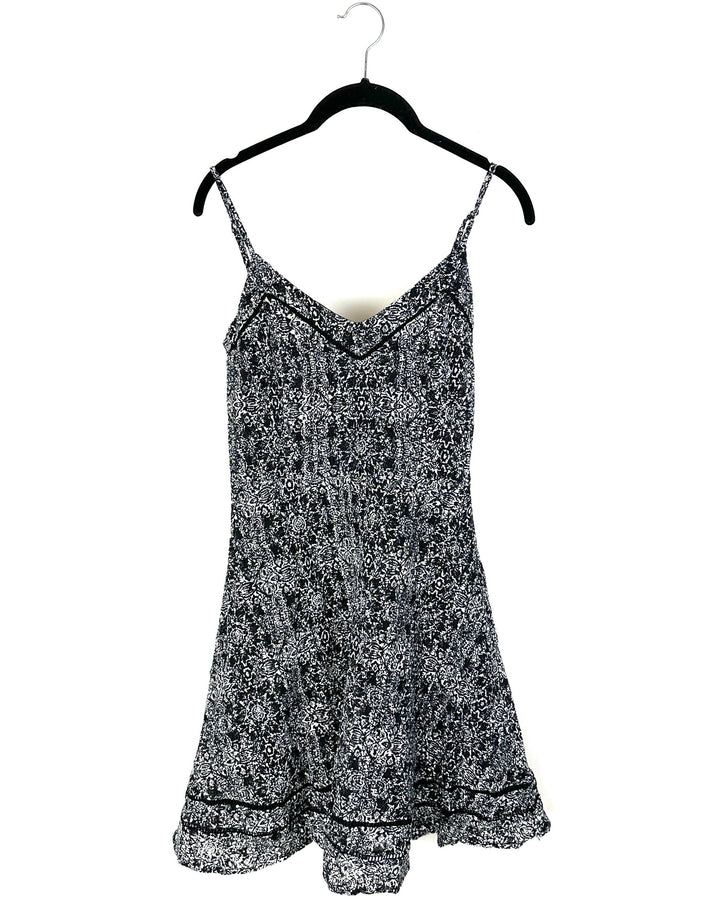 Black And White Pattern Dress - Size 4-6