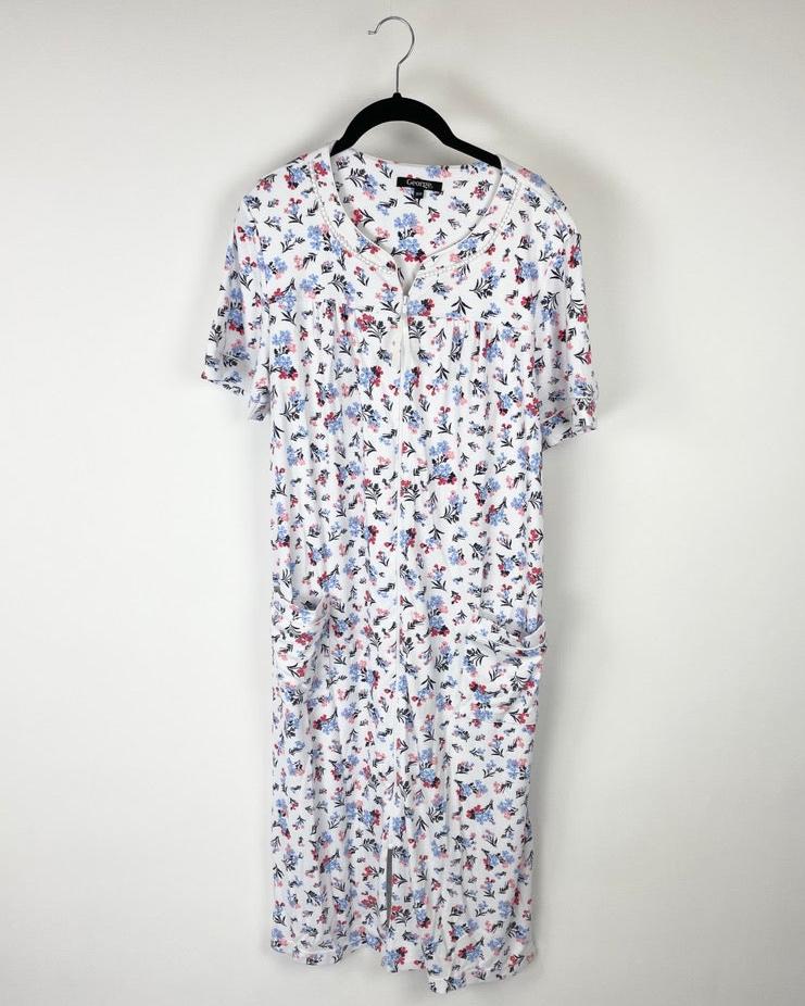 White Robe With Blue And Pink Flowers - Medium