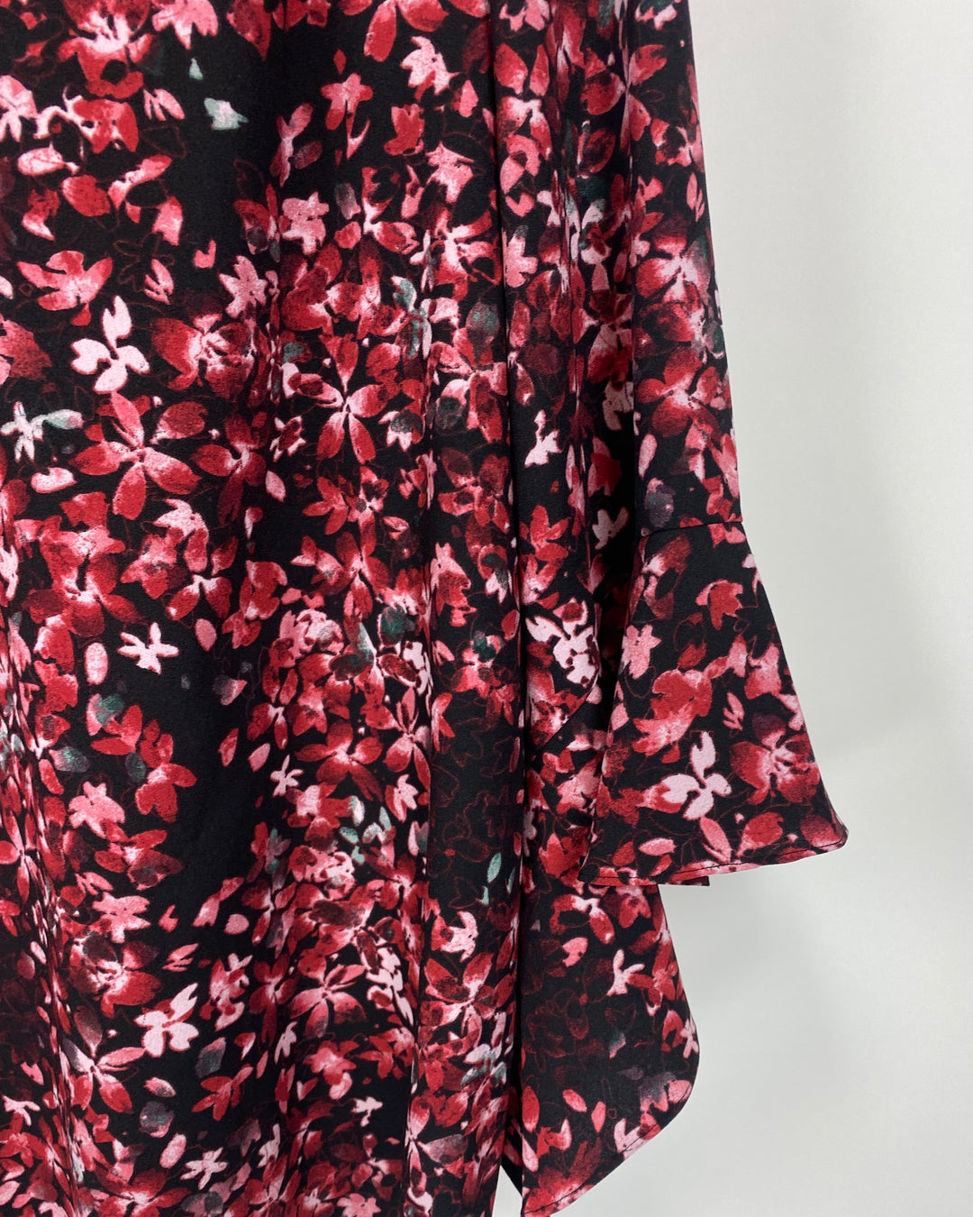 Black And Red Floral Printed Top - Medium/Large