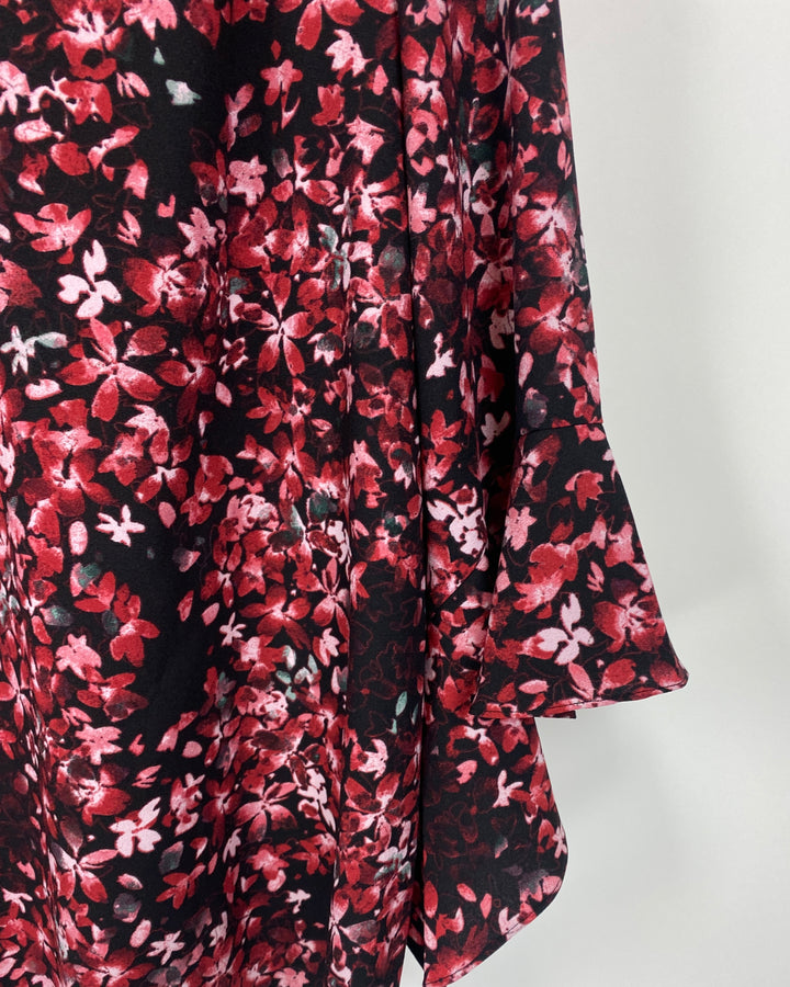 Black And Red Floral Printed Top - Medium/Large