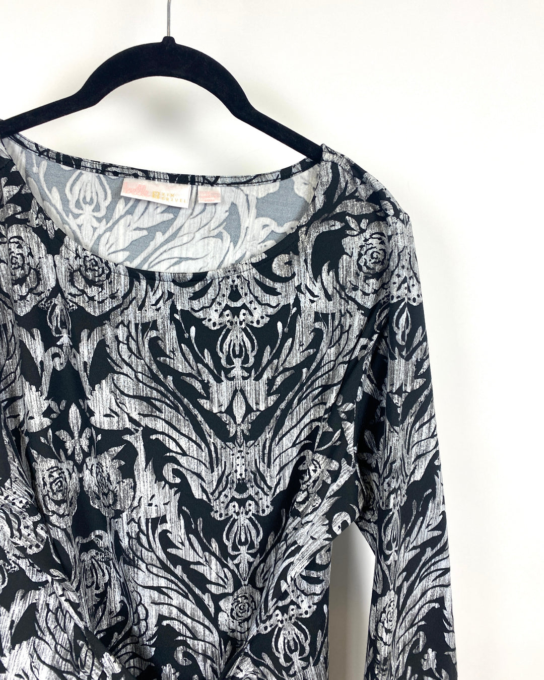 Black and Grey Floral Top - Large/Extra Large