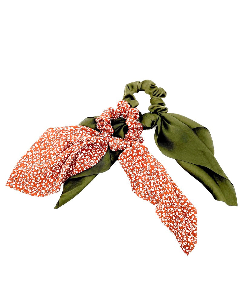 Green and Red Floral Scrunchies Set