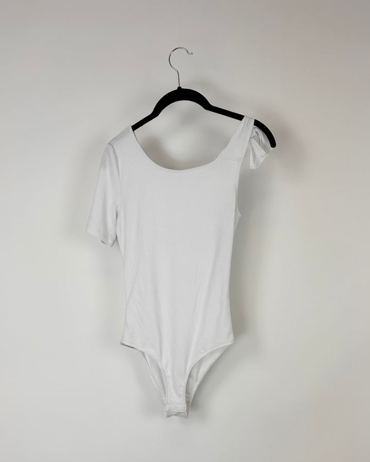 White Ribbed Asymmetric Shoulder Bodysuit - Extra Small