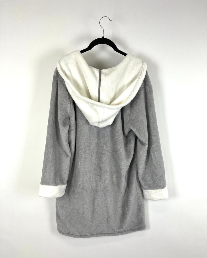 Soft And Cozy Gray Button Up Robe - Small (Size 6-8)