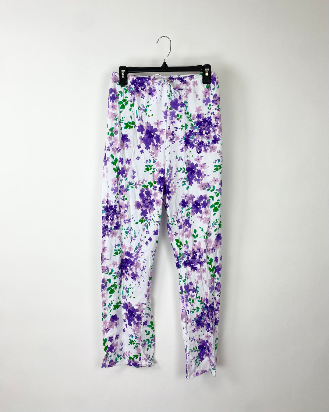 White Pajama Bottoms With Lilac Purple Flowers - 1X