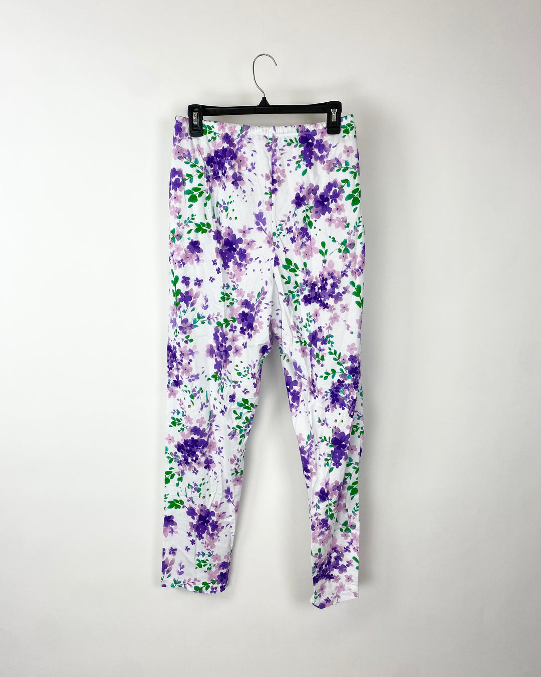 White Pajama Bottoms With Lilac Purple Flowers - 1X