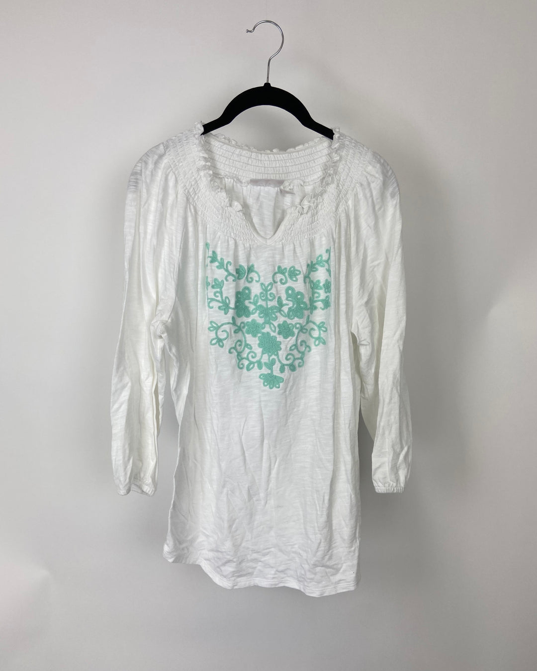 White Half Sleeve Embroidered Top - Large/Extra-Large