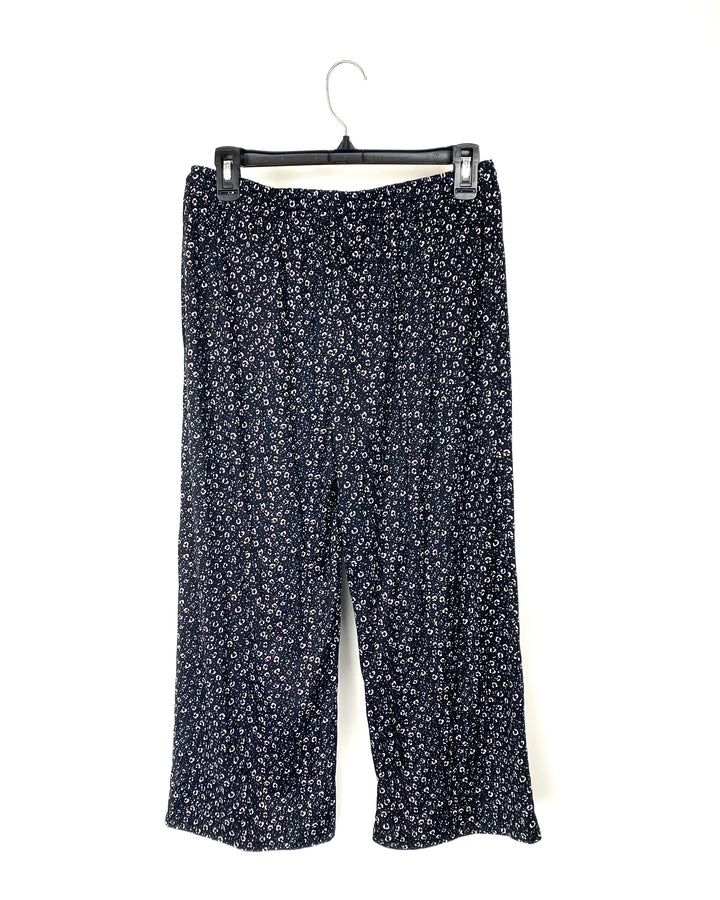Black and White Dotted Print Cropped Pajama Pants - Small