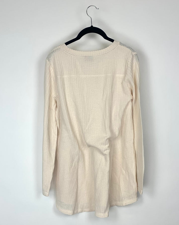 White Texture Long Sleeve - Size 6-8