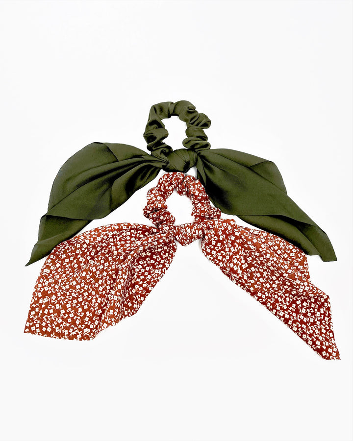 Green and Red Floral Scrunchies Set