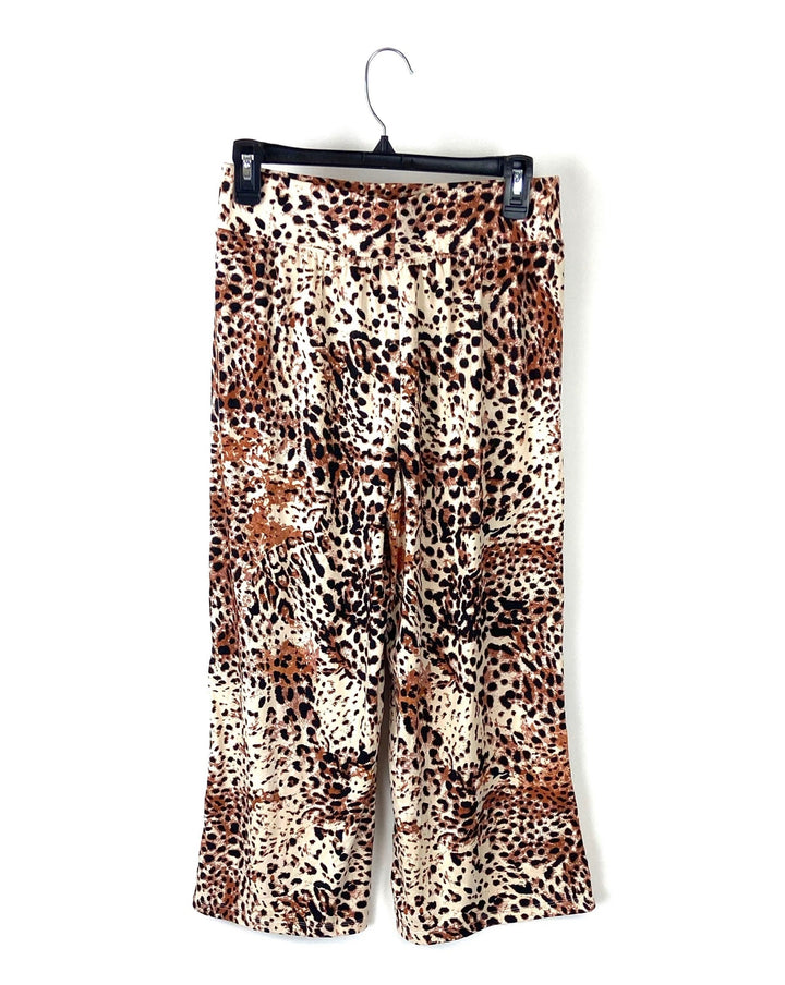 Cheetah Printed Cropped Pants - Small