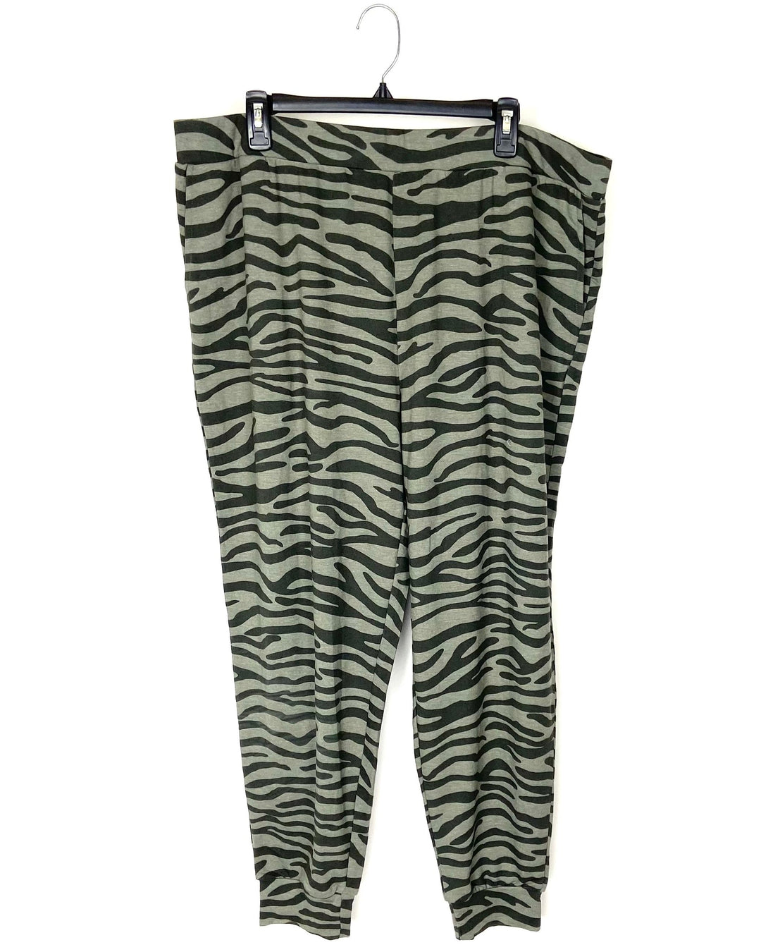 Essentials Camoflauge Joggers - 1X