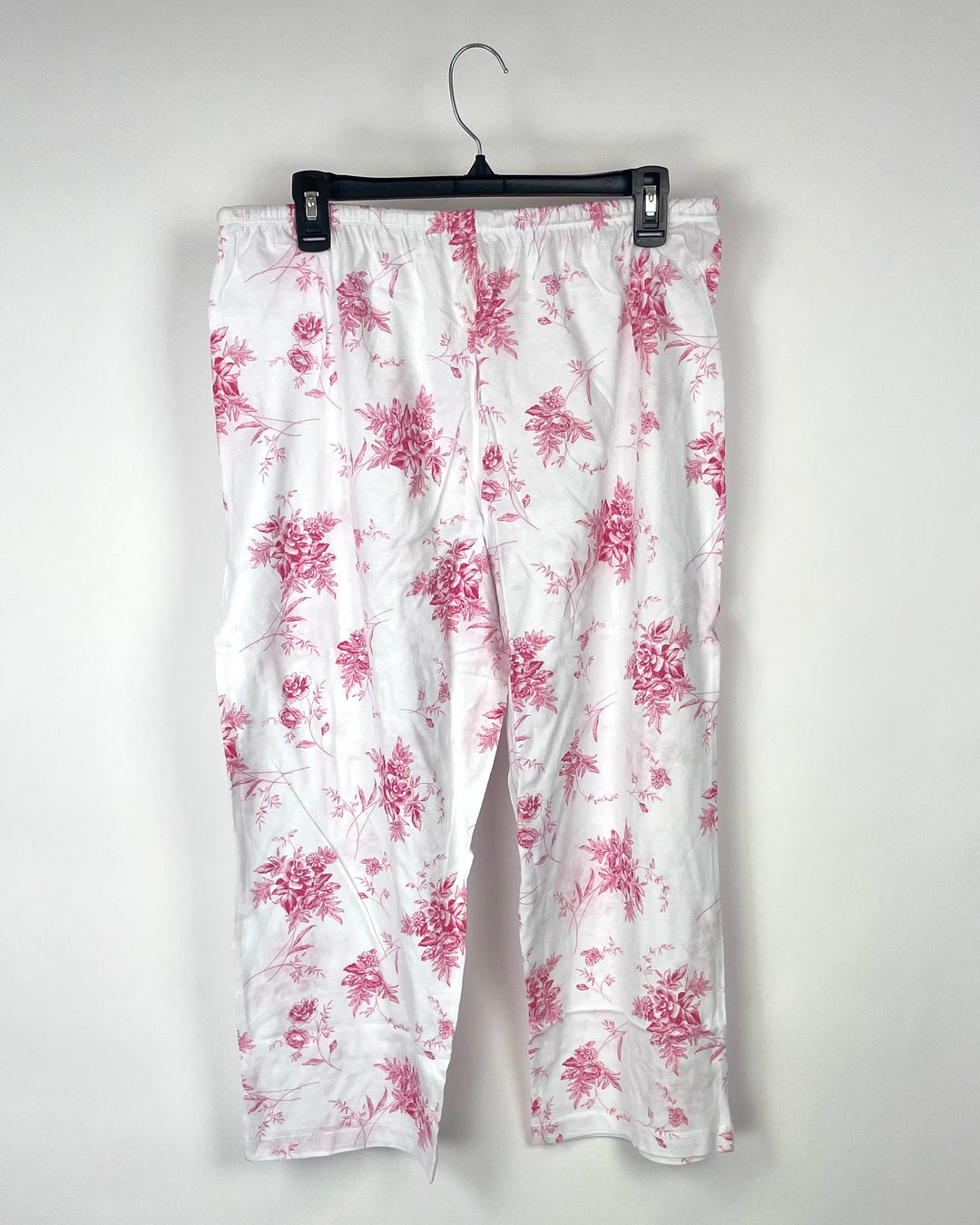 Pink And White Floral 2 Piece Pajama Set - Medium