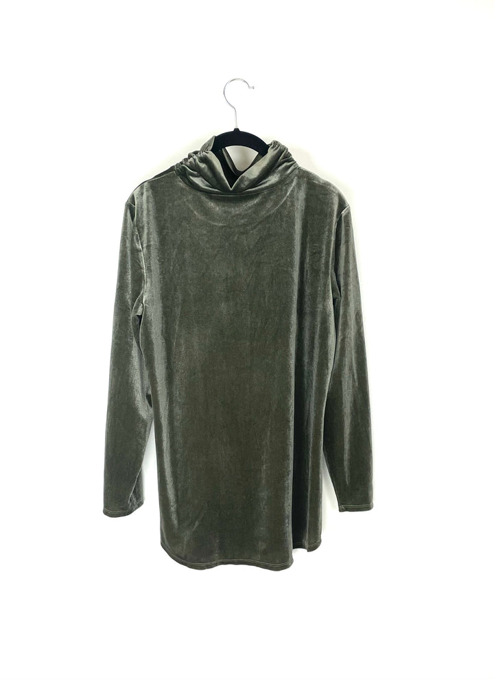 Green Long Sleeve Turtle Neck Top - Small/ Medium