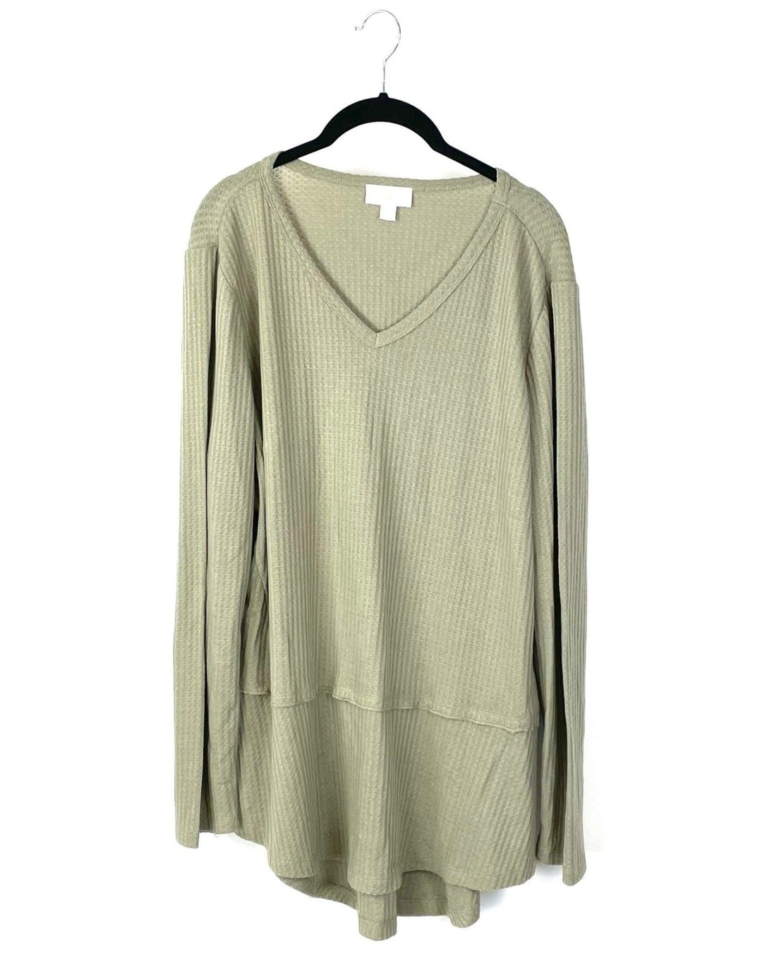 Light Green Sweater With Ruffled Bottom - Large/XL